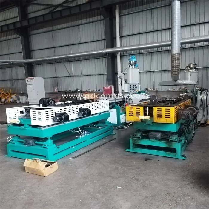 Corrugated pipe extruder
