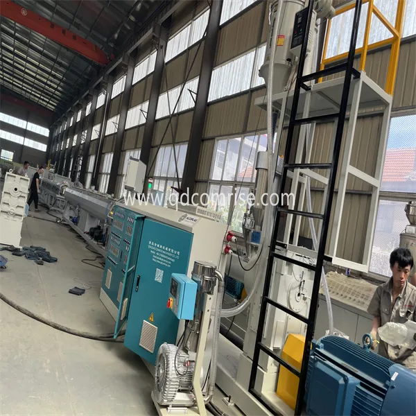 Plastic pipe extruder machine